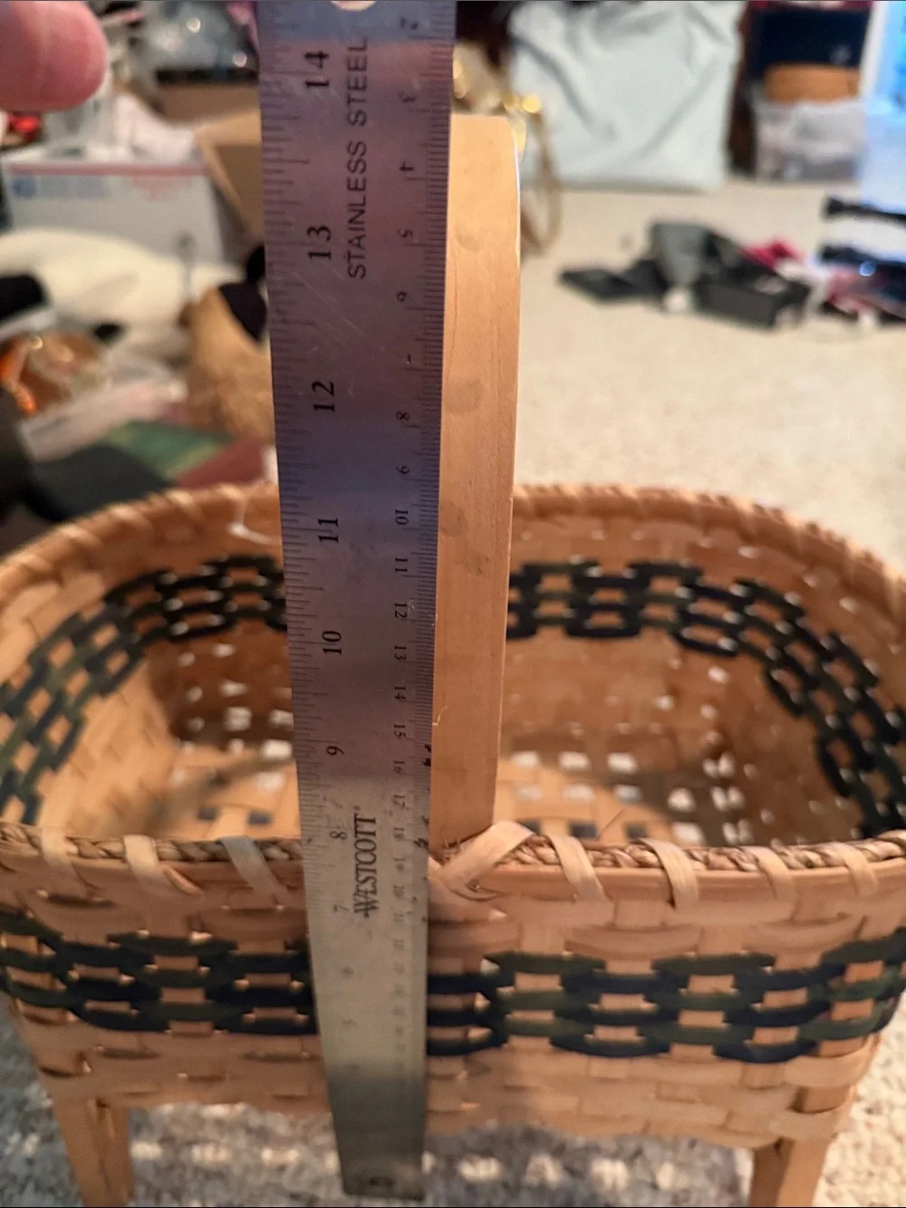 1998 Market Art Woven Tan and Black Handled Decorative Basket